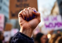 Femicide eindelijk erkend in wetgeving, maar herkennen we de signalen op tijd?